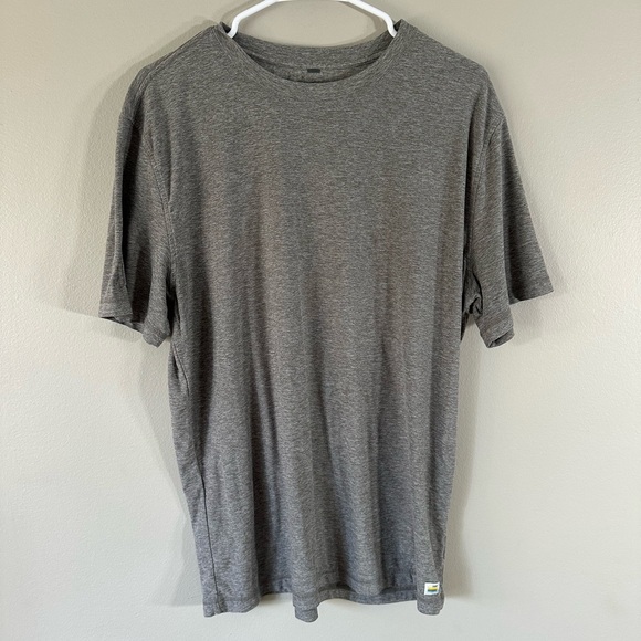 Vuori Strato Tech Short Sleeve T-Shirt in Heather Gray Size Large - Picture 2 of 10